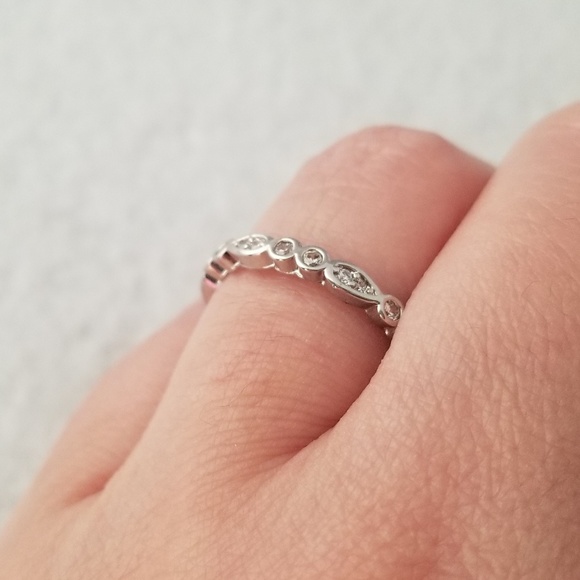 Sterling Bezel Set Band - Picture 5 of 6